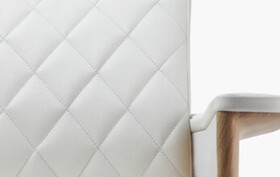 Nuvem_Lounge_chair_front_white.jpg