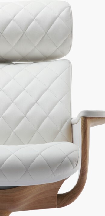 Nuvem_Lounge_chair_front_white.jpg
